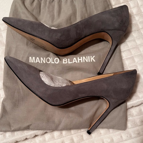 Authentic Manolo Blahnik BB pumps in Grey Suede
Heel 105mm - Picture 11 of 13